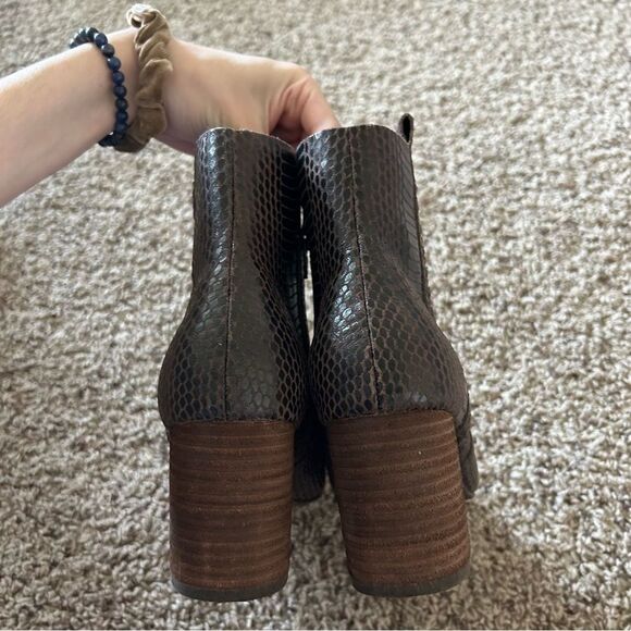 Korks Kork-Ease Leyland Snakeskin Textured Leather Ankle Boots Size 9.5 - Picture 3 of 9